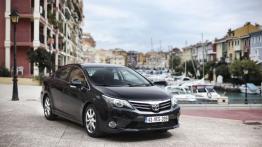 Toyota Avensis III Sedan Facelifting 2.2 D-CAT 150KM 110kW 2012-2015