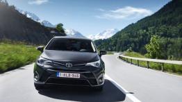 Toyota Avensis III Sedan Facelifting (2015) - widok z przodu