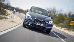 BMW 220d xDrive Gran Tourer (2015) - widok z przodu