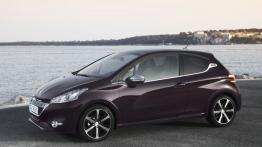 Peugeot 208 I Hatchback 3d 1.0 PureTech 68KM 50kW 2014-2015