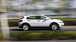 Qoros 3 City SUV 1.6T (2015) - prawy bok