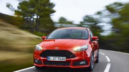 Ford Focus III ST Hatchback Facelifting 2.0 TDCi (2015) - widok z przodu
