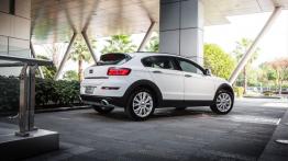 Qoros 3 City SUV 1.6T (2015) - prawy bok