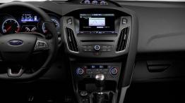 Ford Focus III ST Hatchback Facelifting (2015) - konsola środkowa