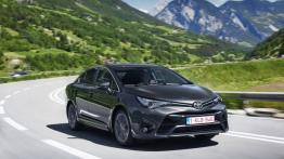Toyota Avensis III Sedan Facelifting (2015) - widok z przodu