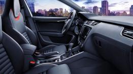 Skoda Octavia III RS 230 (2015) - widok ogólny wnętrza z przodu