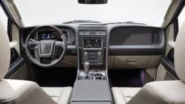 Lincoln Navigator III Facelifting (2015) - pełny panel przedni