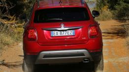 Fiat 500X Cross (2015) - widok z tyłu