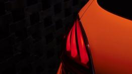 Peugeot 208 Hatchback 5d Facelifting (2015) - lewy tylny reflektor - włączony