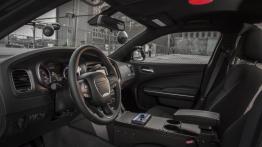 Dodge Charger Pursuit Facelifting (2015) - widok ogólny wnętrza z przodu