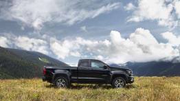 Chevrolet Colorado 2015 - prawy bok