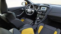 Ford Focus III ST Hatchback Facelifting (2015) - widok ogólny wnętrza z przodu