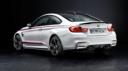 BMW M4 F82 Coupe M Performance (2015) - widok z tyłu