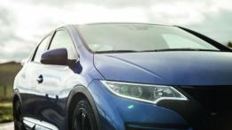 Honda Civic IX Hatchback 5d Sport (2015) - prawy przedni reflektor - włączony