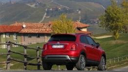 Fiat 500X Cross (2015) - widok z tyłu