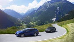 Toyota Avensis III Sedan Facelifting (2015) - widok z przodu