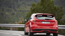 Ford Focus III ST Hatchback Facelifting 2.0 TDCi (2015) - widok z tyłu