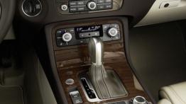 Volkswagen Touareg II Facelifting (2015) - konsola środkowa