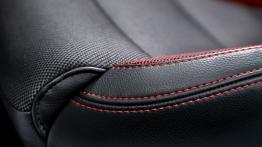 Hyundai i30 II Hatchback Turbo (2015) - fotel kierowcy, widok z przodu