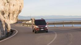 Fiat Doblo III Van Facelifting (2015) - widok z przodu