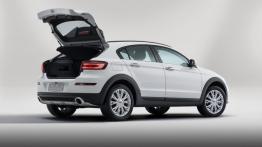 Qoros 3 City SUV 1.6T (2015) - tył - bagażnik otwarty