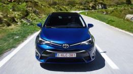 Toyota Avensis III Kombi Facelifting (2015) - widok z przodu
