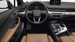 Audi Q7 II e-tron 3.0 TDI quattro (2015) - kokpit