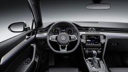 Volkswagen Passat B8 GTE sedan (2015) - kokpit