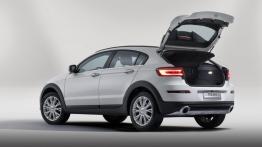 Qoros 3 City SUV 1.6T (2015) - tył - bagażnik otwarty