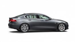 Jaguar XE 2.5T Portfolio (2015) - prawy bok