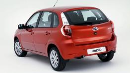 Datsun mi-DO (2015) - tył - reflektory wyłączone