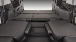 Chevrolet Tahoe Facelifting (2015) - tylna kanapa złożona, widok z kabiny