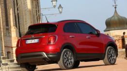 Fiat 500X Cross (2015) - widok z tyłu