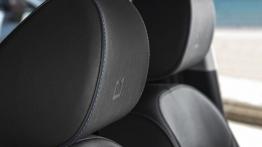 Seat Ibiza V SportCoupe TSI Facelifting (2015) - zagłówek na fotelu pasażera, widok z przodu