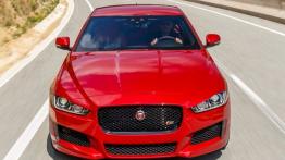Jaguar XE S Italian Racing Red (2015) - widok z przodu