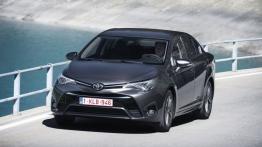 Toyota Avensis III Sedan Facelifting (2015) - widok z przodu