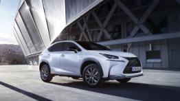 Lexus NX 200t F-Sport (2015) - prawy bok