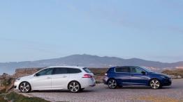 Peugeot 308 II Hatchback GT (2015) - prawy bok