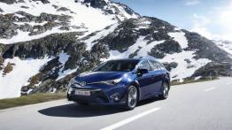 Toyota Avensis III Kombi Facelifting (2015) - widok z przodu