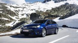 Toyota Avensis III Kombi Facelifting (2015) - widok z przodu