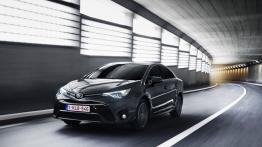 Toyota Avensis III Sedan Facelifting (2015) - widok z przodu