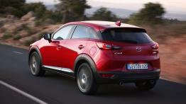Mazda CX-3 SKYACTIV-G (2015) - widok z tyłu