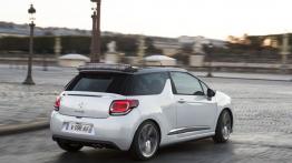 Citroen DS3 Cabrio Facelifting (2015) - widok z tyłu