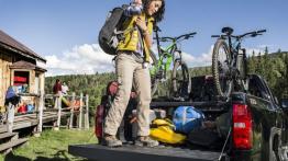 Chevrolet Colorado 2015 - tył - bagażnik otwarty