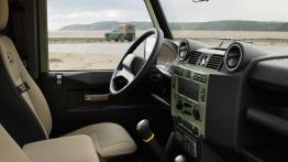 Land Rover Defender Heritage Edition (2015) - kokpit