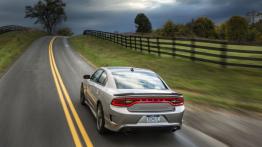 Dodge Charger SRT 392 Facelifting (2015) - widok z tyłu