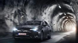 Toyota Avensis III Sedan Facelifting (2015) - widok z przodu