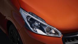 Peugeot 208 Hatchback 5d Facelifting (2015) - prawy przedni reflektor - wyłączony