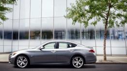 Infiniti Q70 Facelifting (2015) - lewy bok