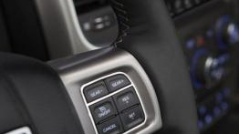 Ram 1500 Laramie Limited (2015) - sterowanie w kierownicy